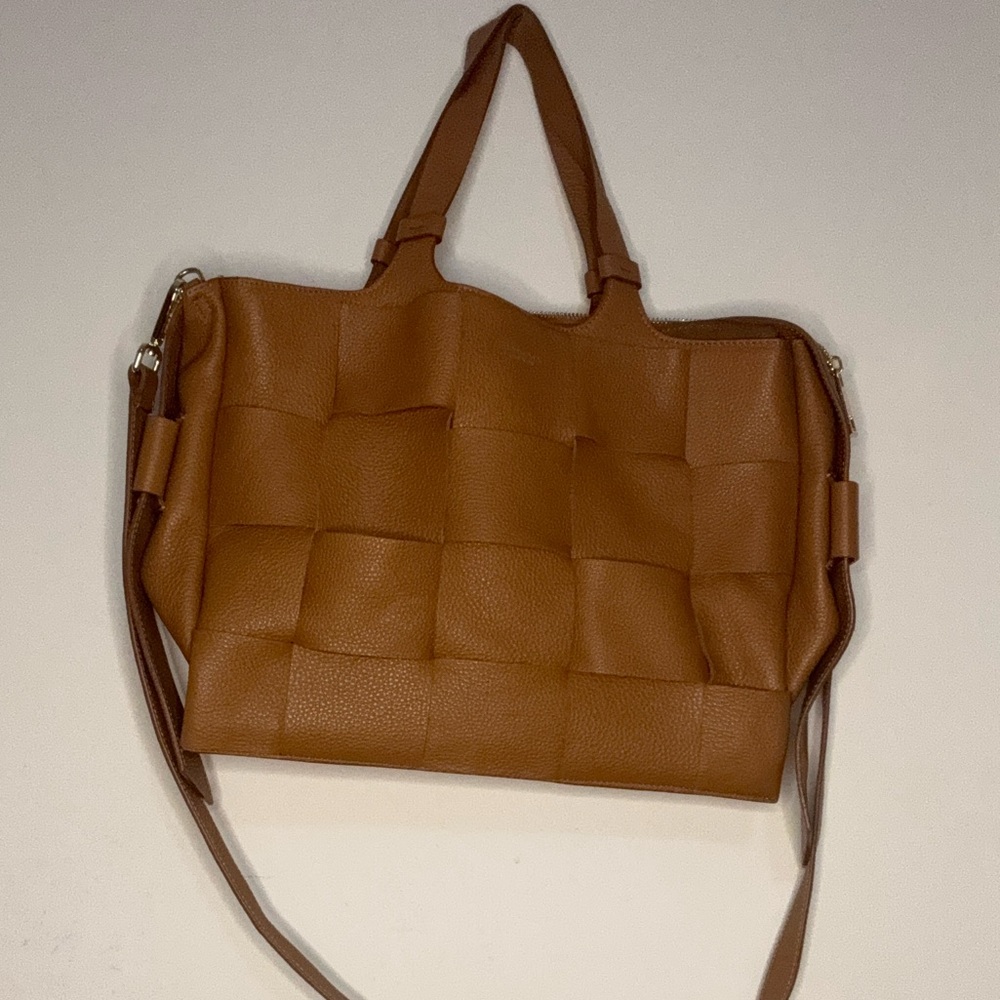 Elegant Tan Woven Leather Tote Bag